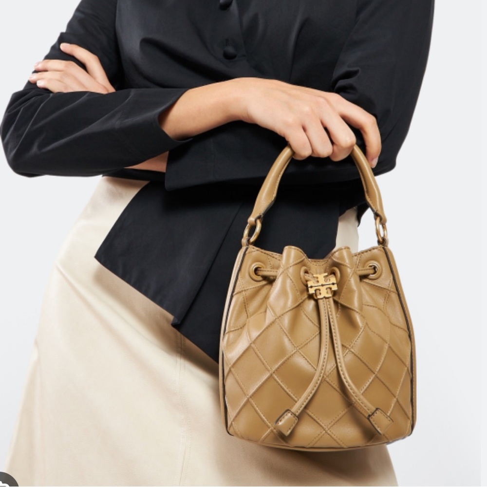 🔥NeW! Tory Burch Soft Fleming Bucket Bag - Picture 3 of 15